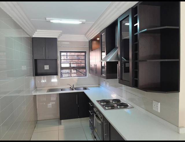 2 BEDROOM APARTMENT FOR SALE IN RAVENSWOOD